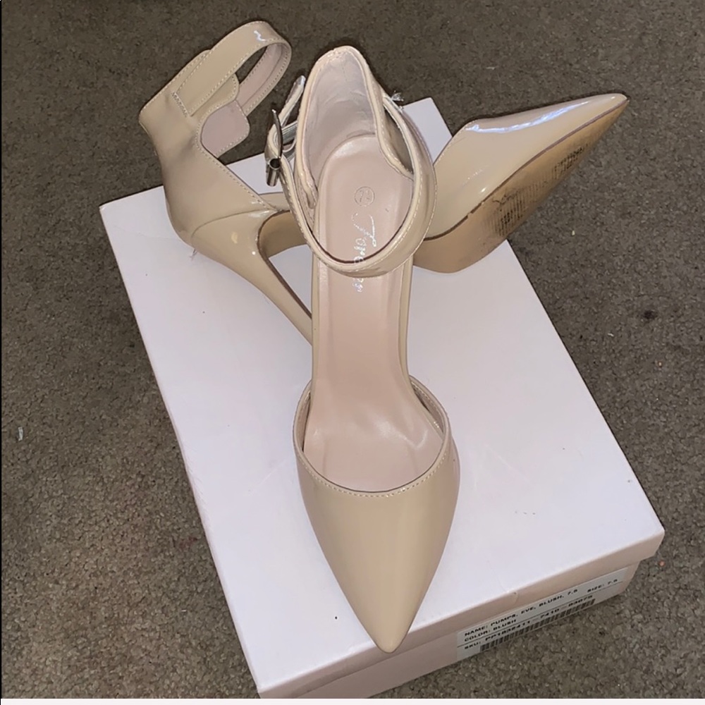 Cream Heels - Picture 3 of 3